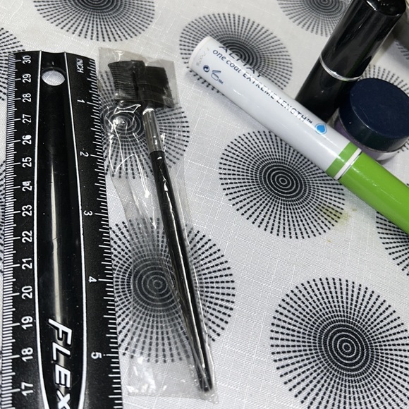 Make up bundle - Picture 11 of 13